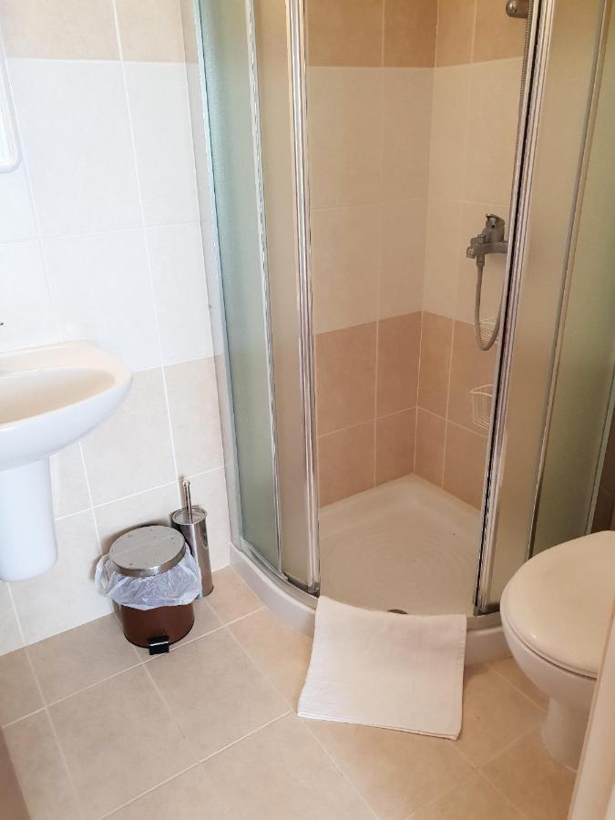 Ground Floor One Bedroom Apartment, Vanessa Complex เปเยีย ภายนอก รูปภาพ